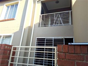 2 Bed Townhouse in Florida Glen