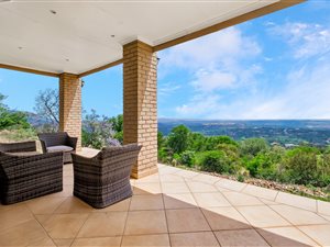6 Bed House in Poortview