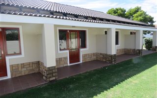 2 Bedroom Apartment in Keurboomstrand