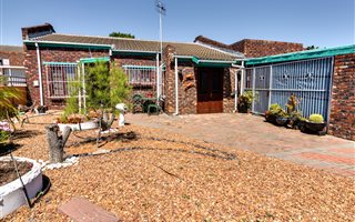 4 Bedroom House in Brackenfell Central