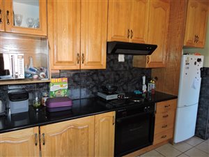 4 Bed House in Edelweiss