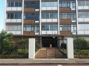 2 Bed Apartment in Somerset West Central