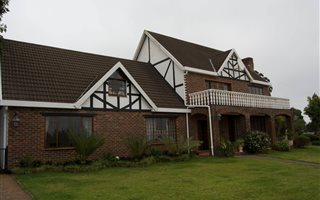 5 Bedroom House in Bothas Hill