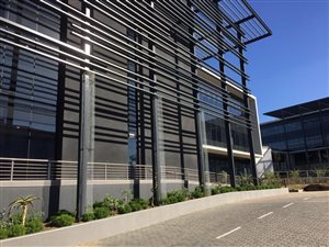 955 m² Commercial space in Bryanston