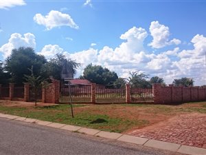 1015 m² Land available in Doringkruin