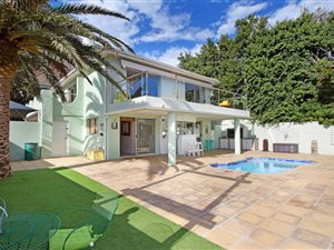 4 Bed House in Penzance Estate