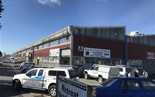345 m² Industrial space in Retreat