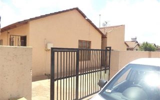 2 Bedroom House in Protea Glen