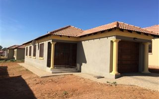 3 Bedroom House in Amandasig