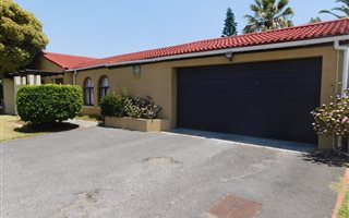 4 Bedroom House in Plattekloof Glen