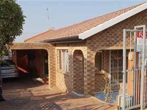 House in Woodview