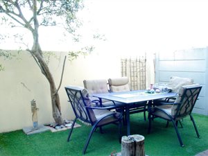 2 Bed Apartment in Parklands
