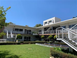 220 m² Commercial space in Illovo