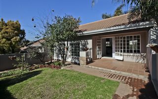 2 Bedroom Simplex in Thornhill Estate
