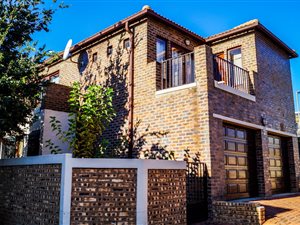 3 Bed Duplex in Willowbrook