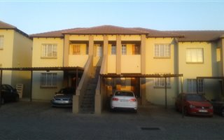 2 Bedroom Townhouse in Elspark