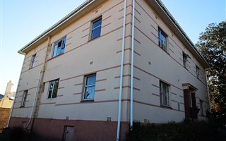 6 Bedroom House in Berea