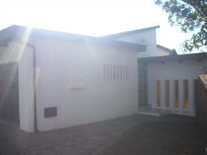 4 Bed House in Waterkloof Heights