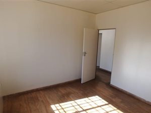 105 m² Commercial space in Kempton Park Central