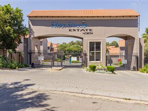 2 Bed Duplex in Halfway Gardens