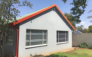 550 m² Office Space in Westdene