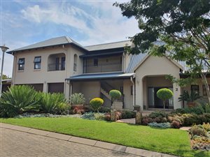 4 Bed House in Silver Lakes
