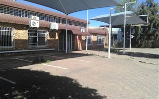 1000 m² Office Space in Ooseinde