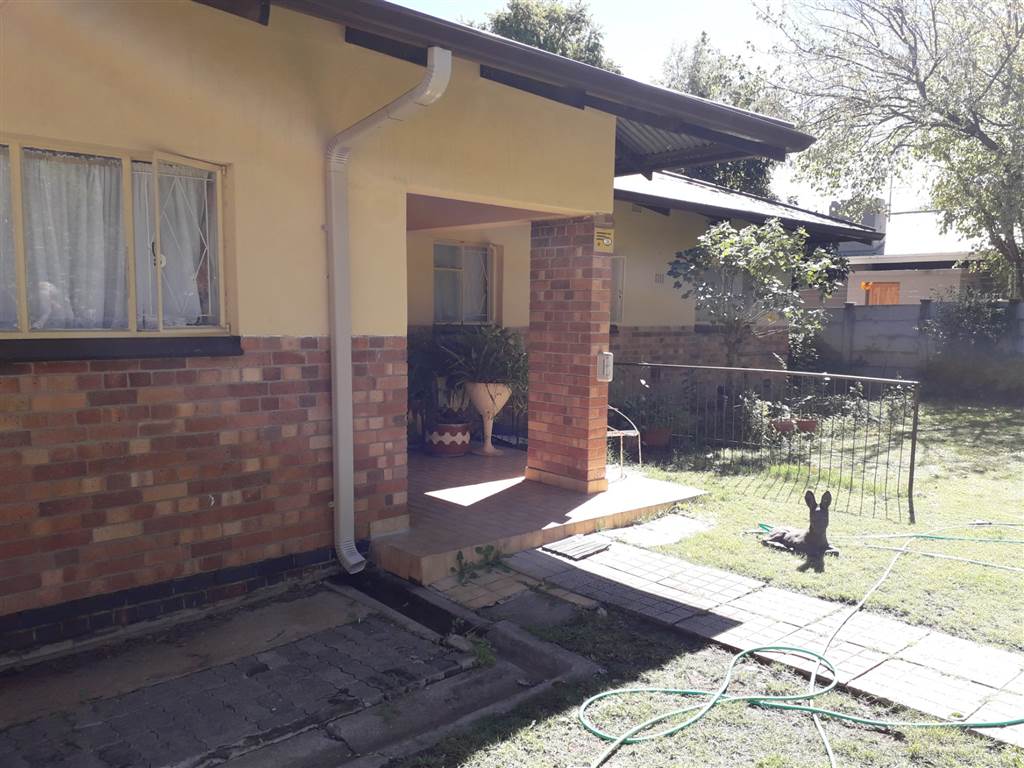 4 bed house in dan pienaar