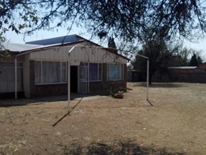 3 Bedroom House in Roosheuwel