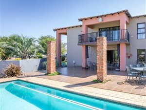 2.5 ha Farm in Zandfontein AH