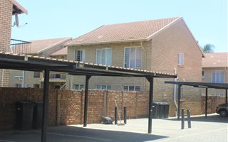 2 Bedroom Apartment in Willow Park Manor