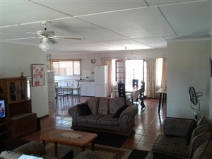 4 Bed House in Lincoln Meade