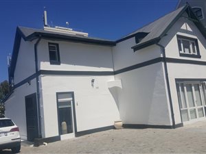 34 m² Commercial space in Wynberg Upper