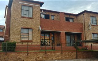 2 Bedroom Apartment in Weltevreden Park