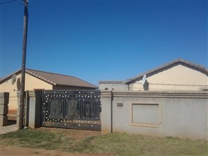 3 Bed House in Protea Glen