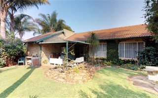 2 Bedroom Townhouse in Die Wilgers