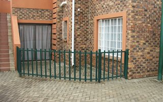 2 Bedroom Townhouse in Riversdale