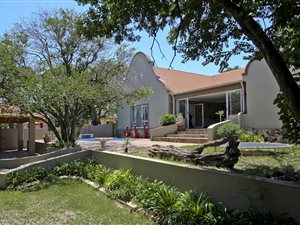 6 Bed House in Thornhill Estate