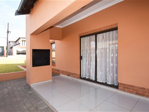 3 Bed House in Clayville