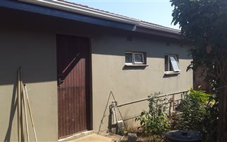 1 Bedroom Garden Cottage in Cleland