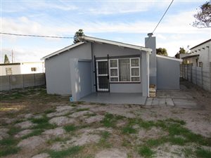 3 Bed House in Grassy Park
