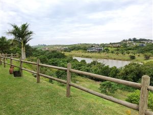 3 Bed Simplex in Palm Lakes Estate