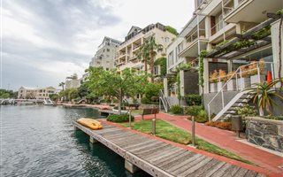 1 Bedroom Apartment in Waterfront