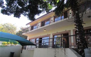 4 Bedroom House in Kosmos