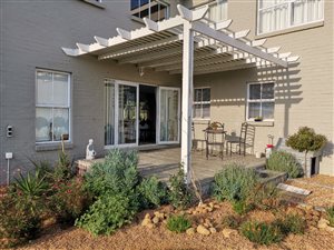 3 Bed House in Sir Lowrys Pass