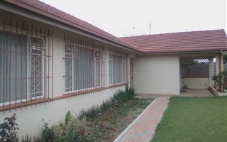 4 Bedroom House in Cyrildene