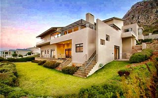 5 Bedroom House in Tokai