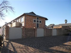 1 Bed Townhouse in Rietfontein