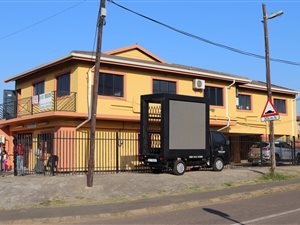 350 m² Commercial space in Sunford