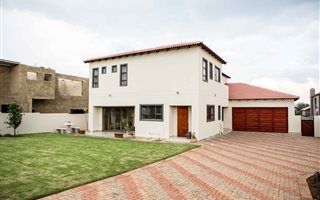 5 Bedroom Cluster in Ruimsig